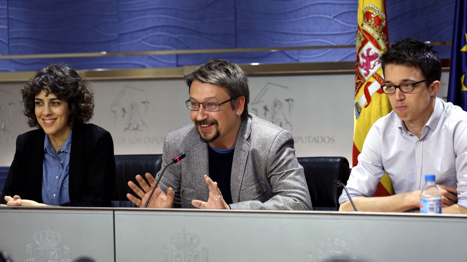 Foto: Alexandra Fernández, portavoz de En Marea, y Xavier Domènech, portavoz de En Comú, junto al número dos de Podemos, Íñigo Errejón. (EFE)