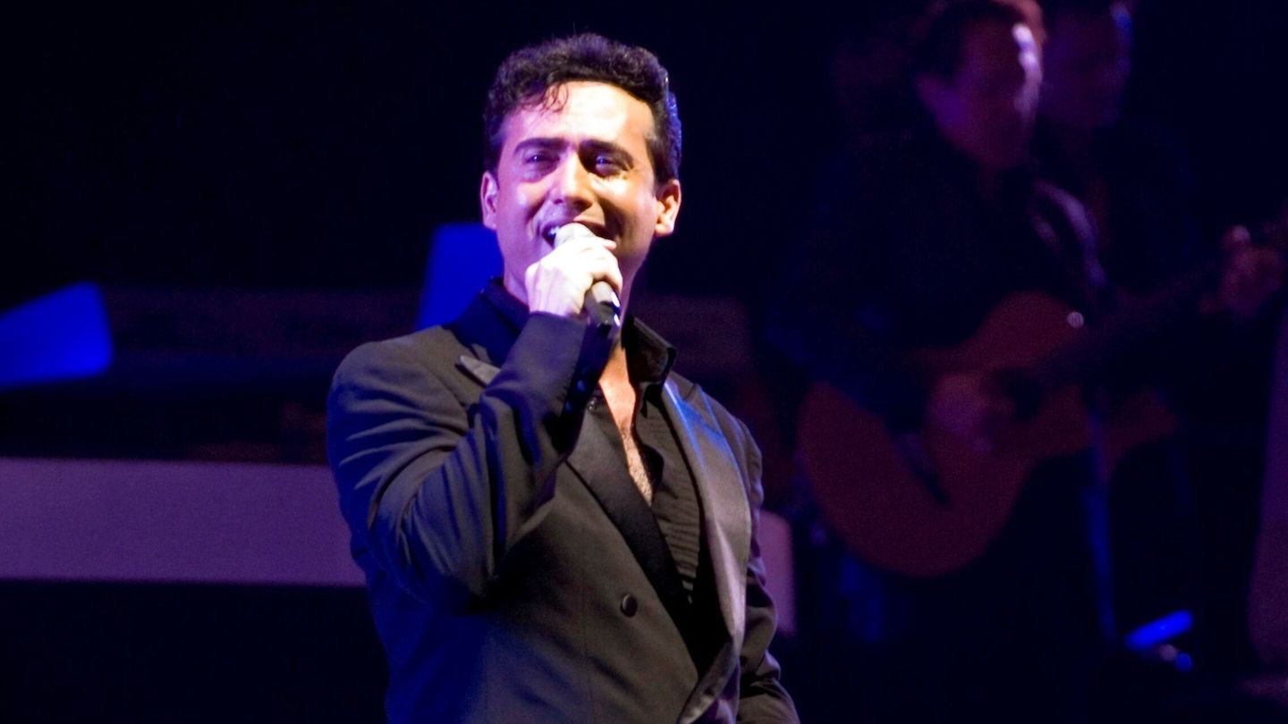Paris (France), 24 06 2007.- (FILE) - Carlos Marin and Il Divo performs at the Bercy sports hall in Paris, France, 24 June 2007 (reissued 19 December 2021). Carlos Marin died at the age of 53, the group Il Divo announced on 19 December 2021. (Francia) EFE EPA JOELLE DIDERICH 