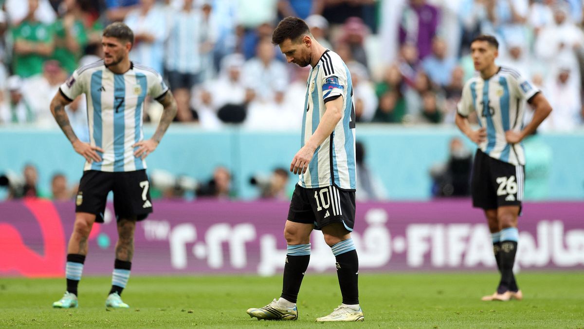 Los hinchas argentinos lloran la derrota de su selección en Twitter: "No me importa lo que el VAR diga"