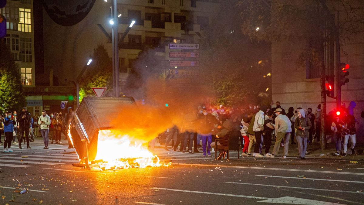 Disturbios en Logroño, con contenedores quemados y piedras a la Policía