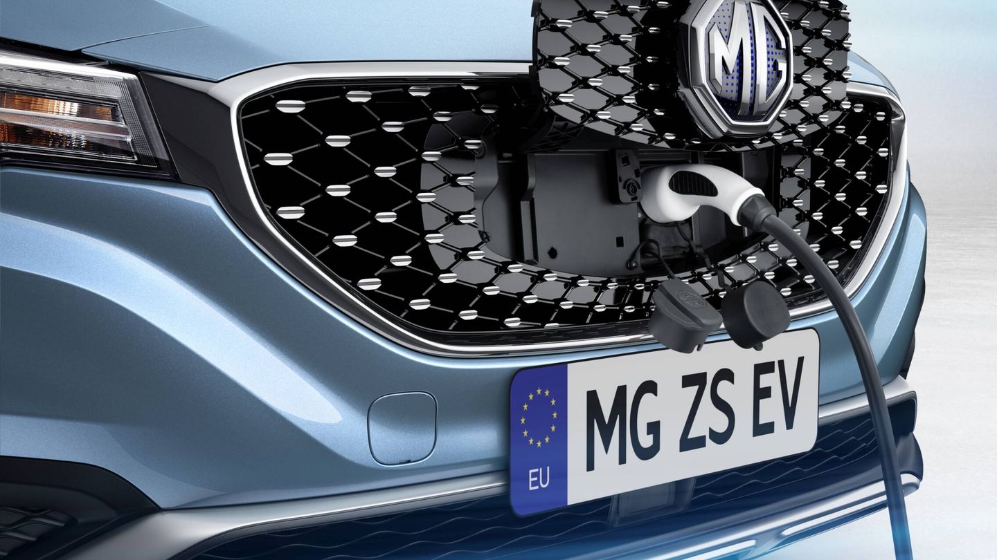 Muchas páginas web de marcas, como la de MG, ofrecen ya calculadoras que permiten al usuario ver cómo influyen la temperatura, la velocidad o el uso de la climatización en la autonomía real de los coches eléctricos.