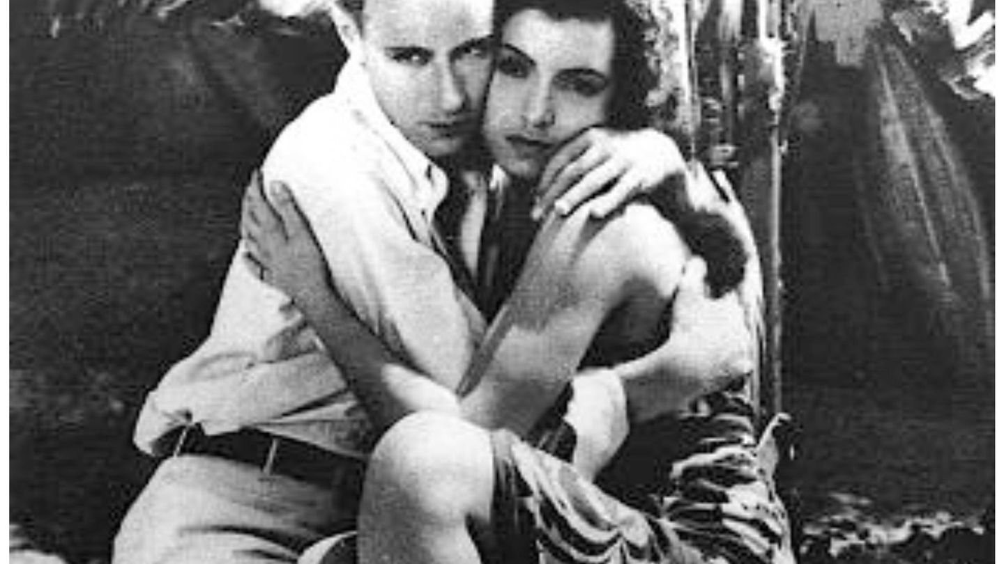Conchita Montenegro y Leslie Howard, en otro fotograma de 'Prohibido'. (Metro-Goldwyn-Mayer)