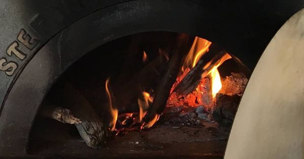 Foto: Horno de leña napolitano del restaurante Roostiq. (Roostiq)