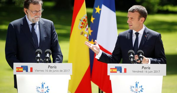 Foto: El presidente del Gobierno de España, Mariano Rajoy, junto a su homólogo francés, Emmanuel Macron. (Reuters)