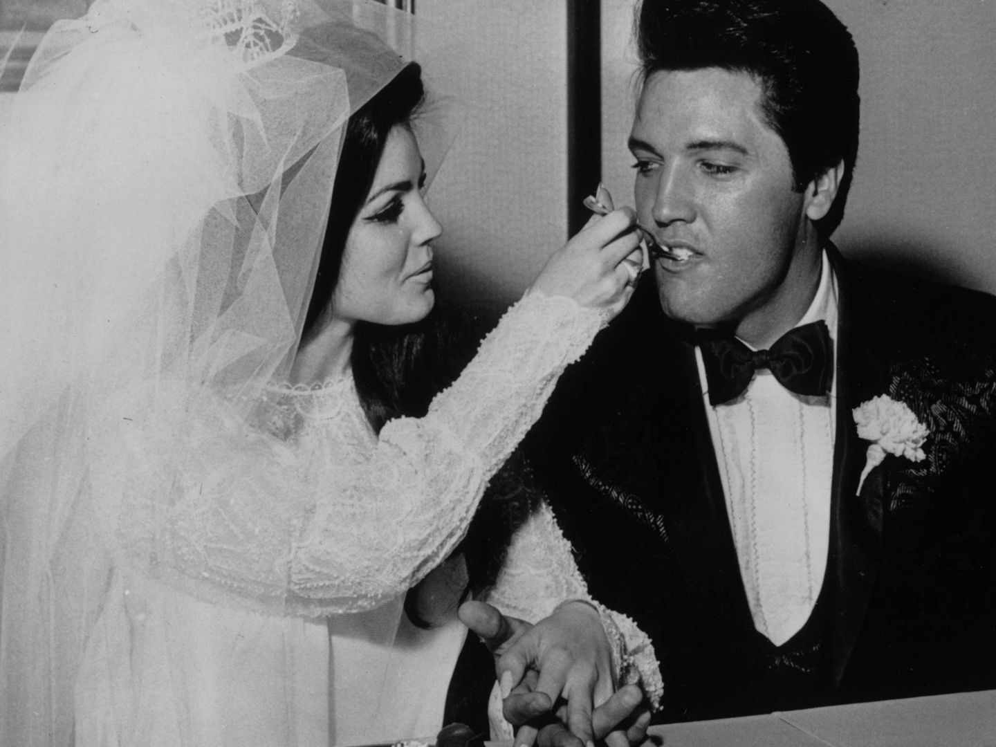 Elvis y Priscilla, el día de su boda en Las Vegas. (Getty)