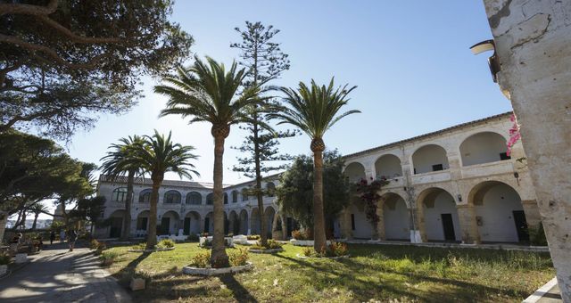 El Lazareto que preside la islita homónima en Menorca. (Cortesía)