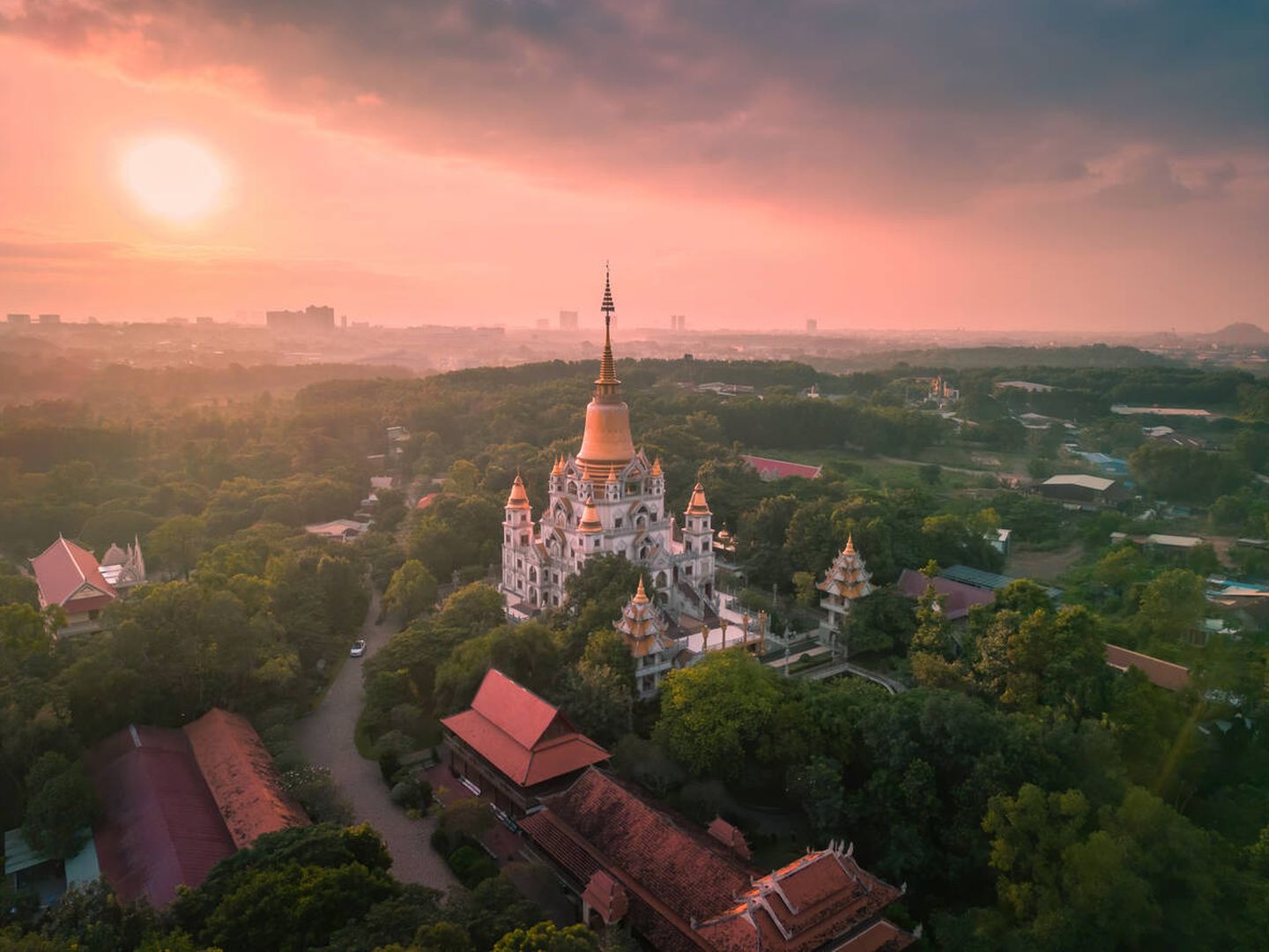Vista aérea de la Pagoda Larga de Buu en la ciudad de Ho Chi Minh (iStock)