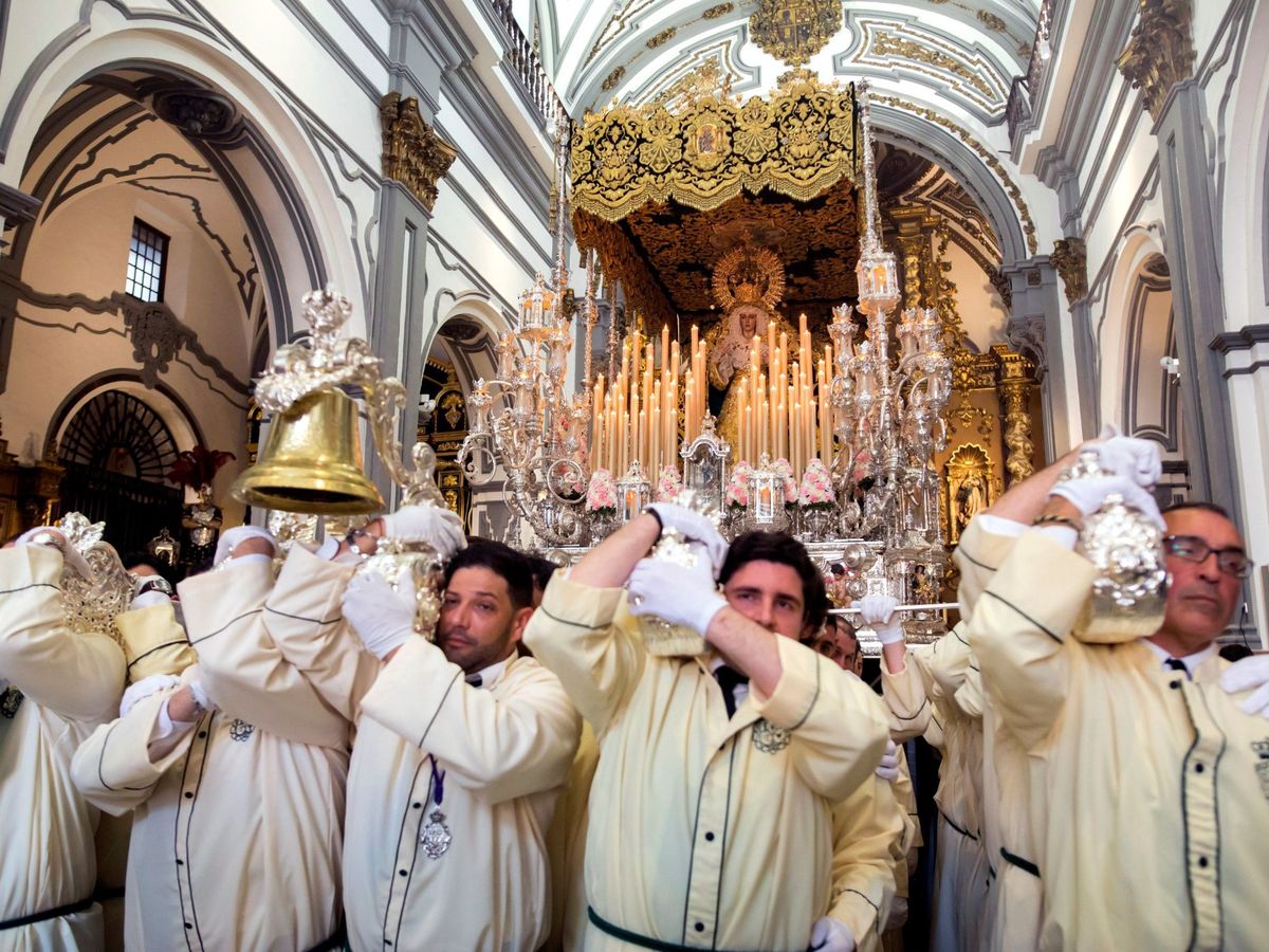 Foto: Trono de María Santísima de Lágrimas y Favores, que sale el Domingo de Ramos en Málaga. (EFE)
