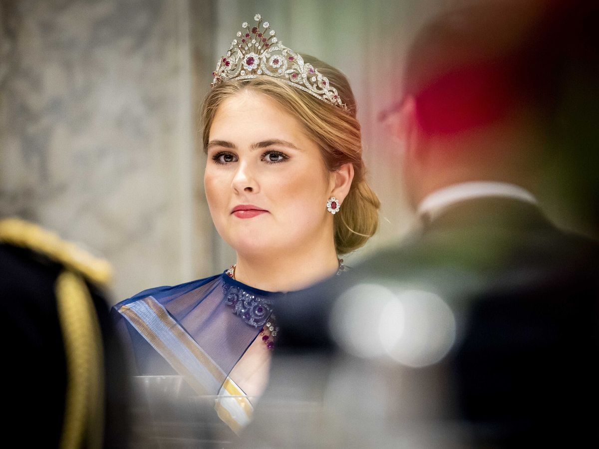 Foto: La princesa Amalia de Holanda en la cena de gala de anoche. (EFE/Koen Van Weel)