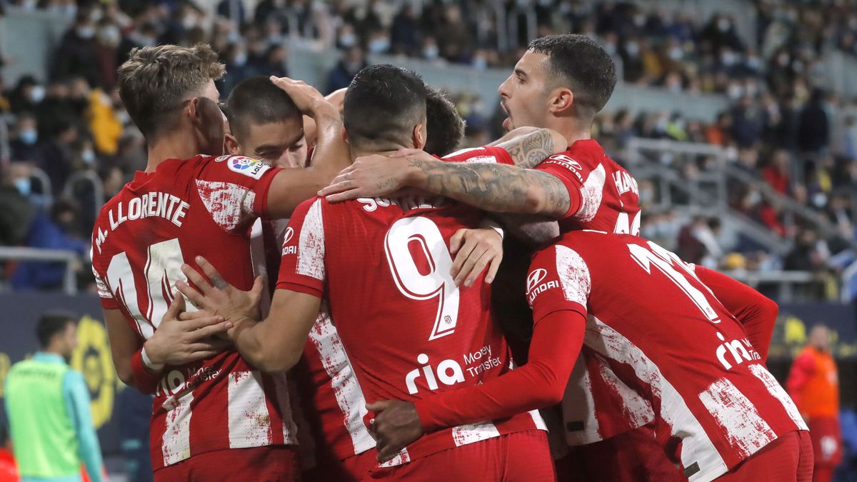 El Atlético de Madrid se da un festín en Cádiz para lamer sus heridas (1-4)