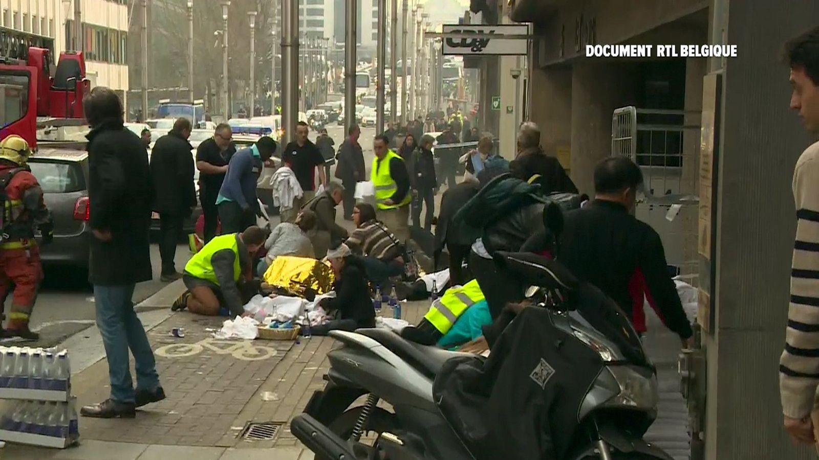 Foto: Momentos posteriores a la explosión en Maalbeek (Bruselas). (Reuters)