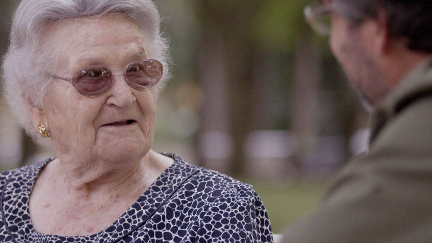 Anciana, charlando con Jordi Évole. (Atresmedia)