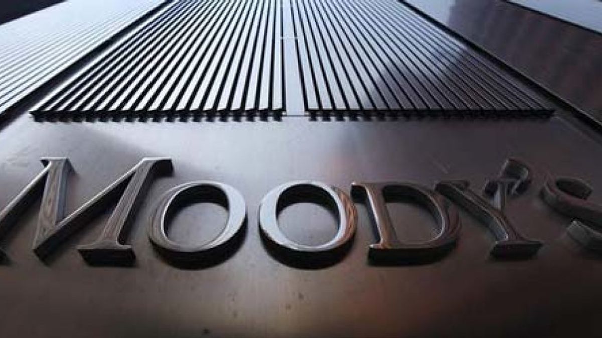 Moody's rebaja hasta bono basura la nota de 21 bancos españoles