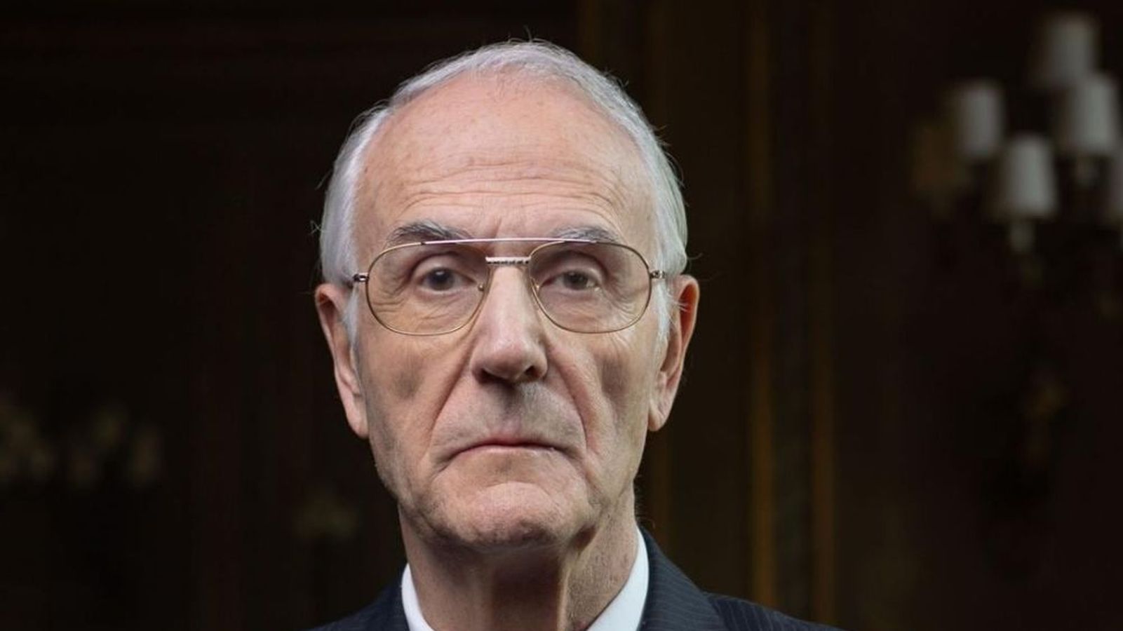 Manuel Sans Segarra, médico y cirujano: "Lo peor que puede hacer un ser humano es sentarse delante de la televisión"