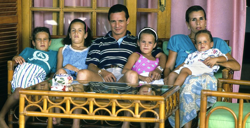 Manzanares junto a su esposa y sus cuatro hijos (Gtres)