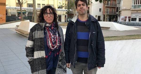Foto: Carmen y Alejandro, afectados por la carestía de las viviendas en el centro de Málaga por el 'boom' de los pisos turísticos (Agustín Rivera).