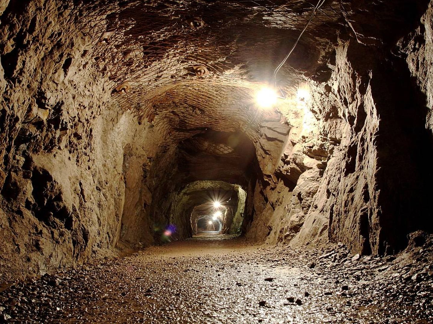 Uno de los túneles de la base secreta nazi De Riese, en los Sudetes. (Wikipedia)