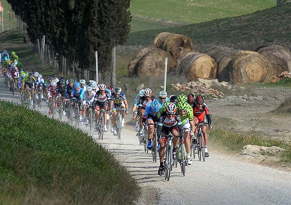 Foto: una carrera de otra época con casi 50 km de ‘sterrato’ para mostrar la mística del ciclismo.