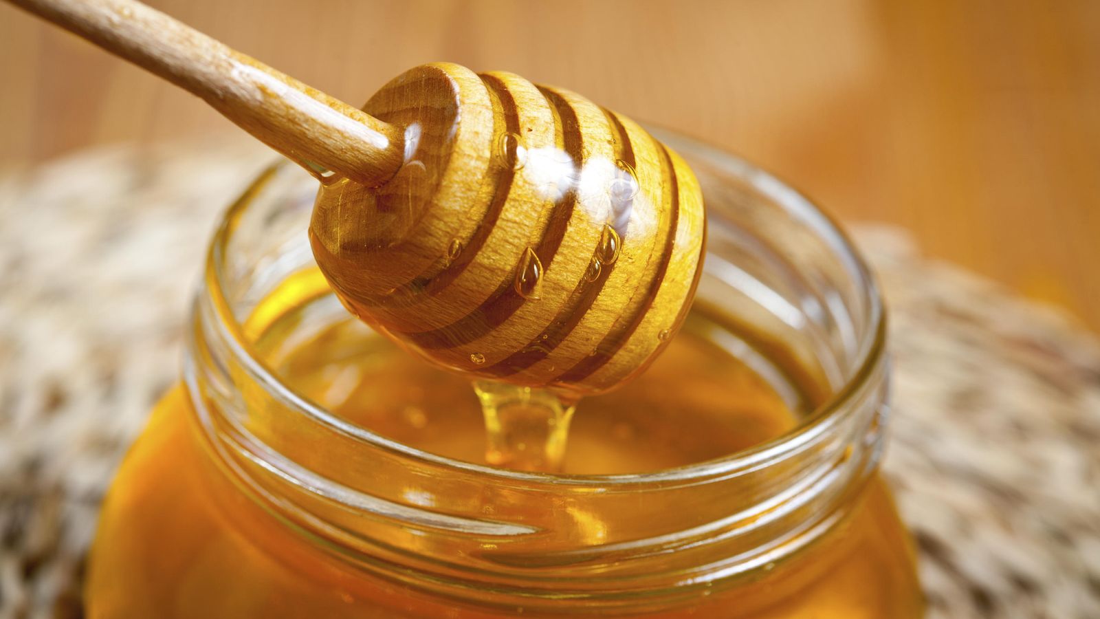 Foto: La miel es un alimento saludable sólo si se consume con mucha moderación. (iStock)