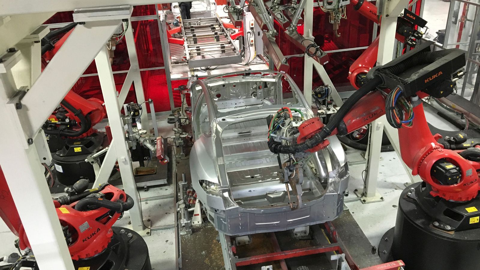 Foto: Cadena de montaje en la fábrica de Tesla de Fermont, en Estados Unidos. (Reuters) 