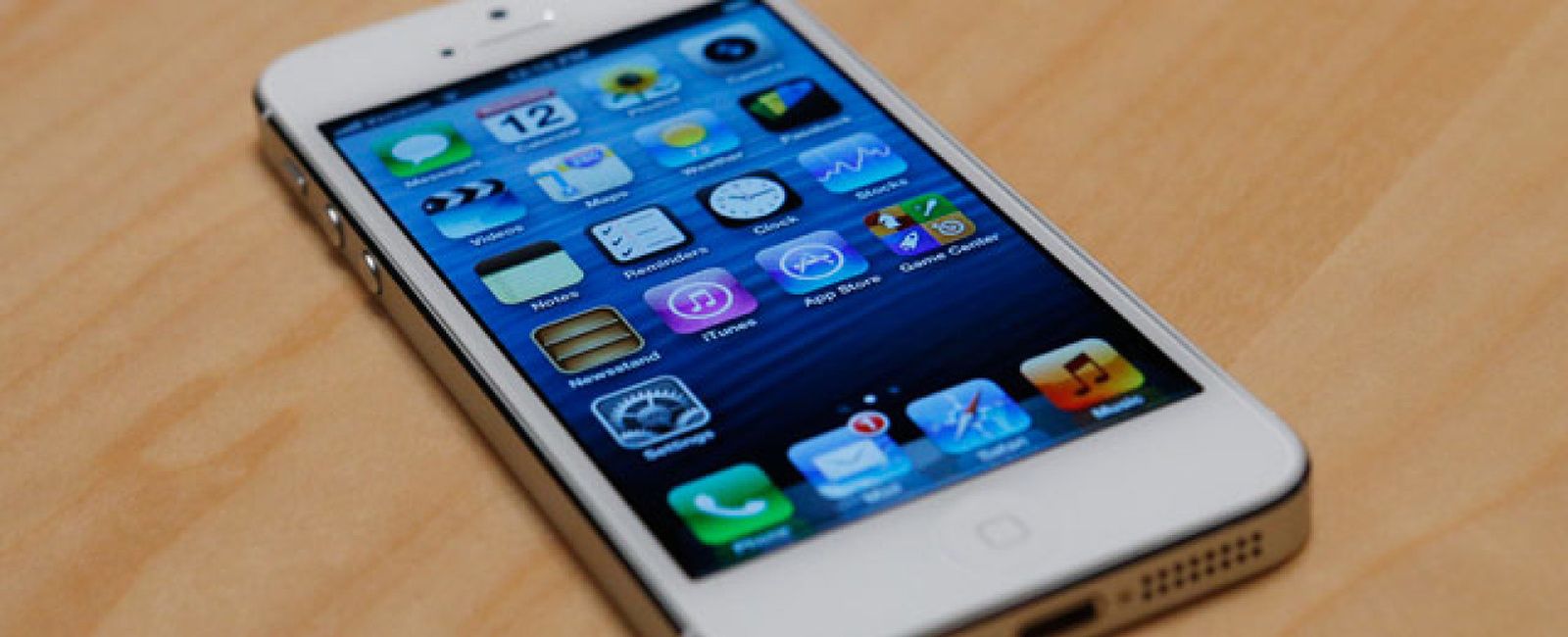 Foto: Apple aclara por qué no incluyó en su iPhone la carga inalámbrica ni el NFC