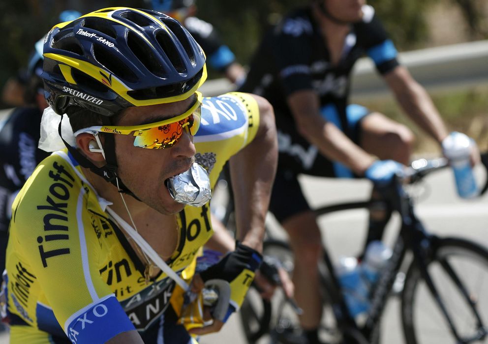 Foto: Alberto Contador, duranteyuna etapa de la Vuelta Ciclista (EFE)