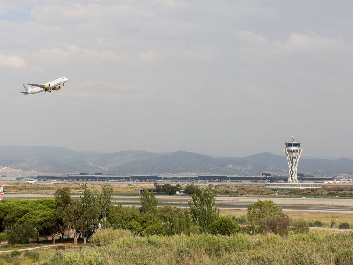 Foto: Aspecto del aeropuerto de Barcelona. (EFE)