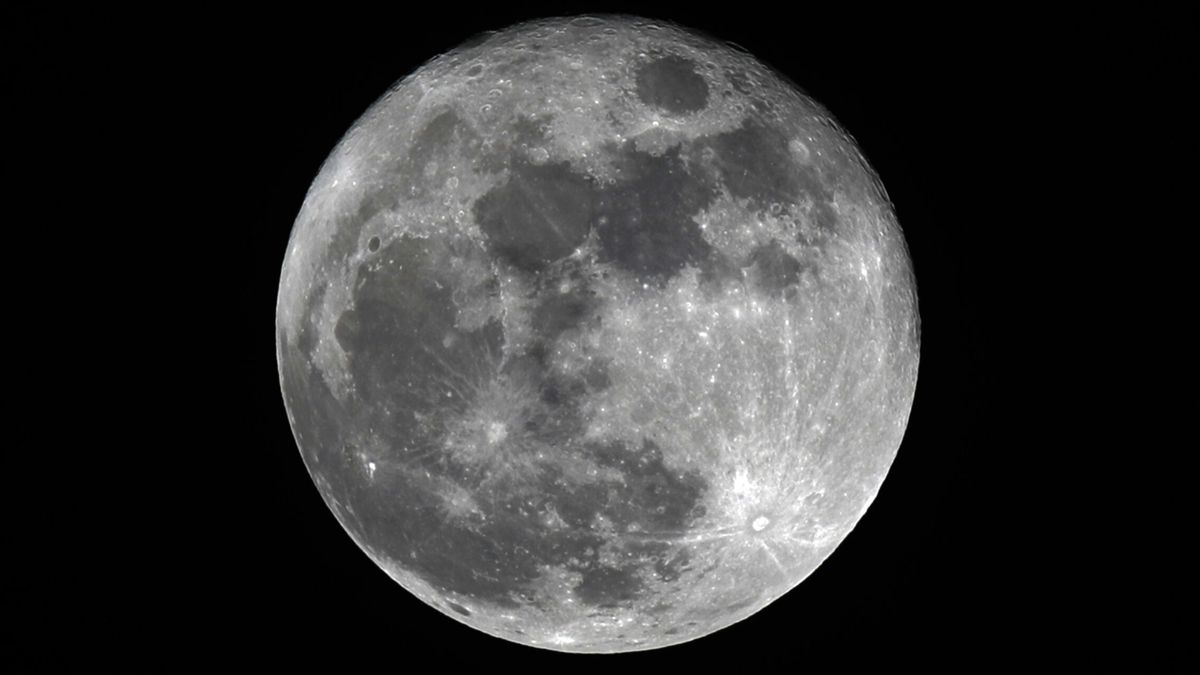 Llega la Luna llena de octubre de 2022: cuándo se podrá ver la 'Luna del cazador' en España