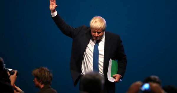 Foto: El secretario de Exteriores, Boris Johnson, tras su conferencia en el congreso del Partido Conservador, en Manchester. (Reuters)