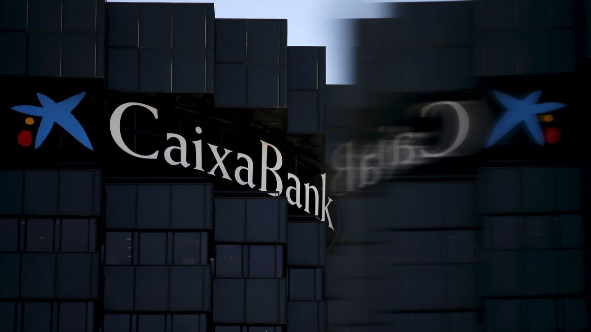 CaixaBank vende dos carteras de fallidos por 700 millones a Lindorff y D. E. Shaw