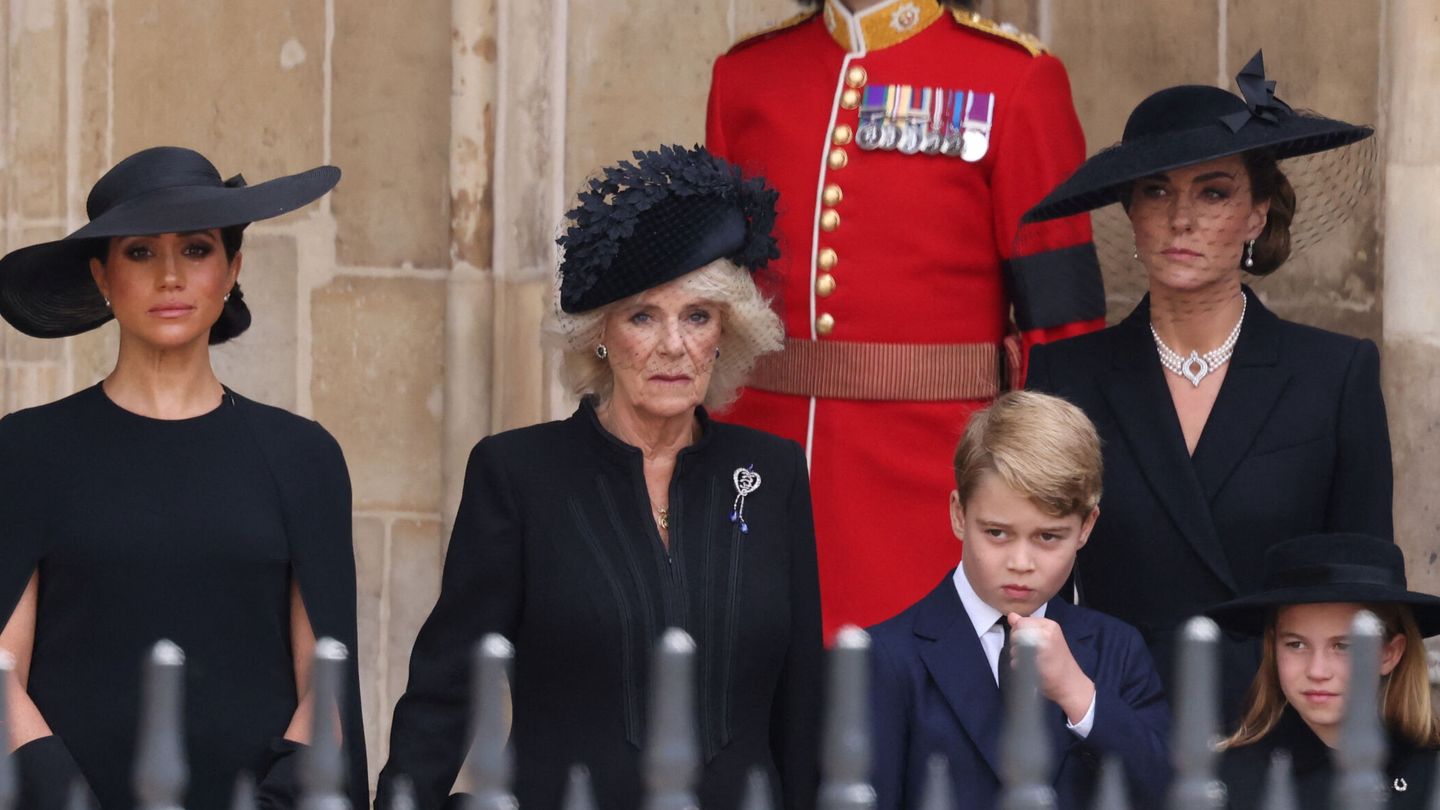 Kate y Meghan han lucido joyas en honor a la reina, al igual que Camila. (Reuters/Pool/Tim Merry)