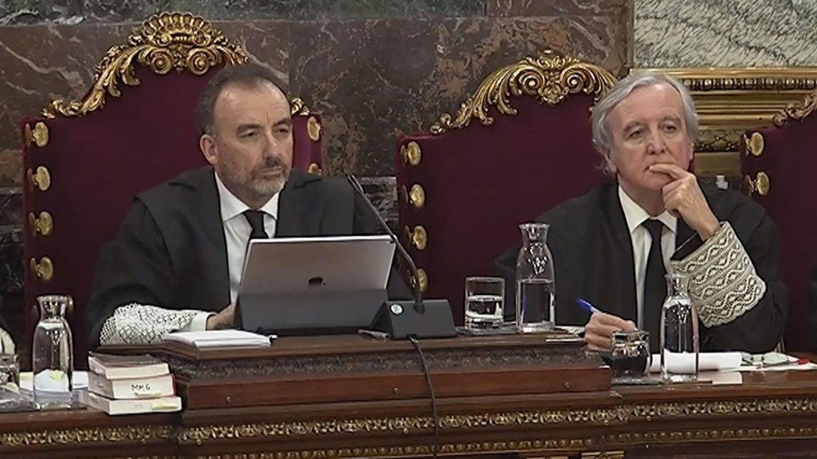 Foto: El presidente del tribunal Manuel Marchena (i), junto al juez Juan Ramón Berdugo (d). (EFE)