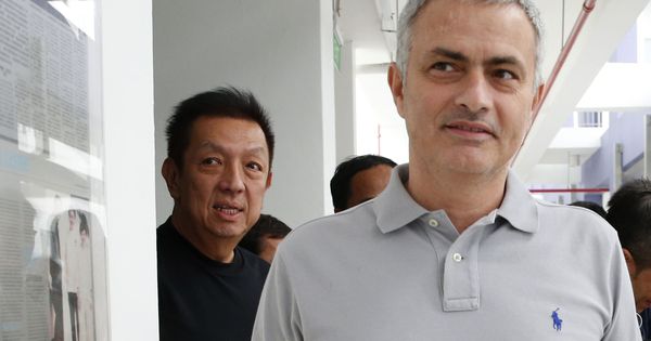 Foto: Peter Lim y José Mourinho, en un acto en Singapur en 2016. (Reuters)