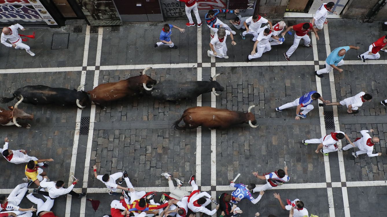 Foto: Sexto encierro de San Fermín 2022, en directo: horario, toros, dónde verlo...Foto: Efe
