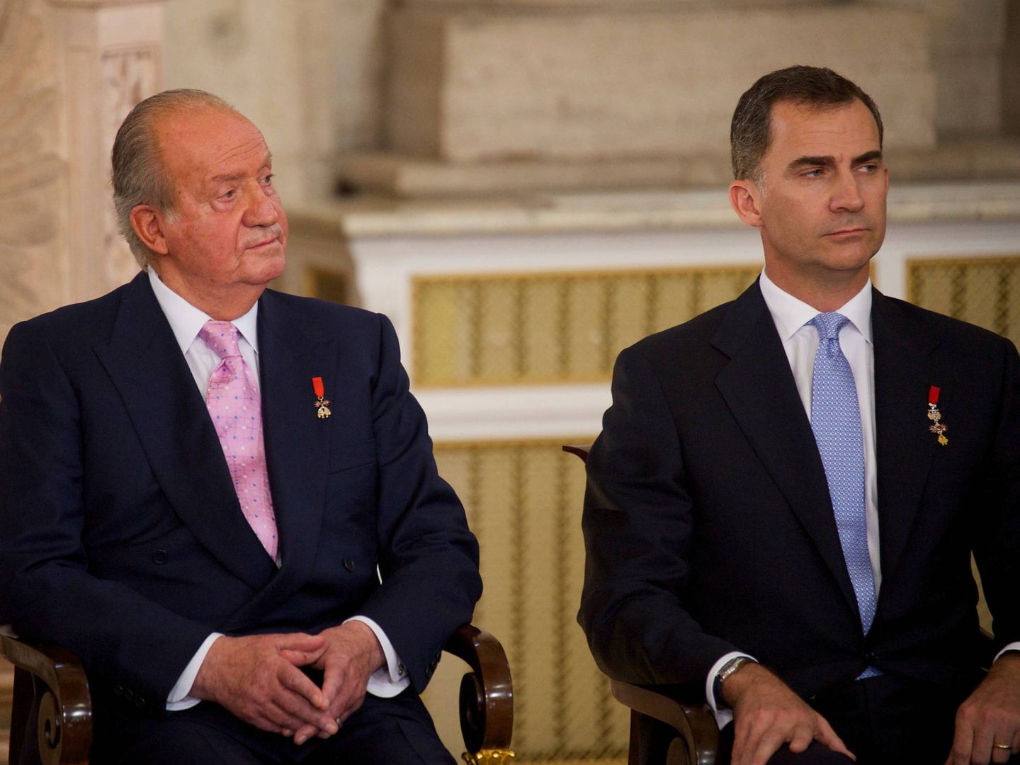 Juan Carlos y Felipe, en el acto de abdicación del rey emérito. (Limited Pictures)
