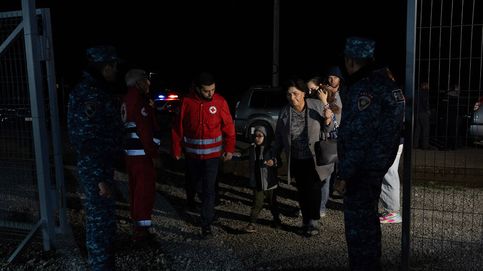 La odisea de los miles de refugiados que huyen de Nagorno-Karabaj