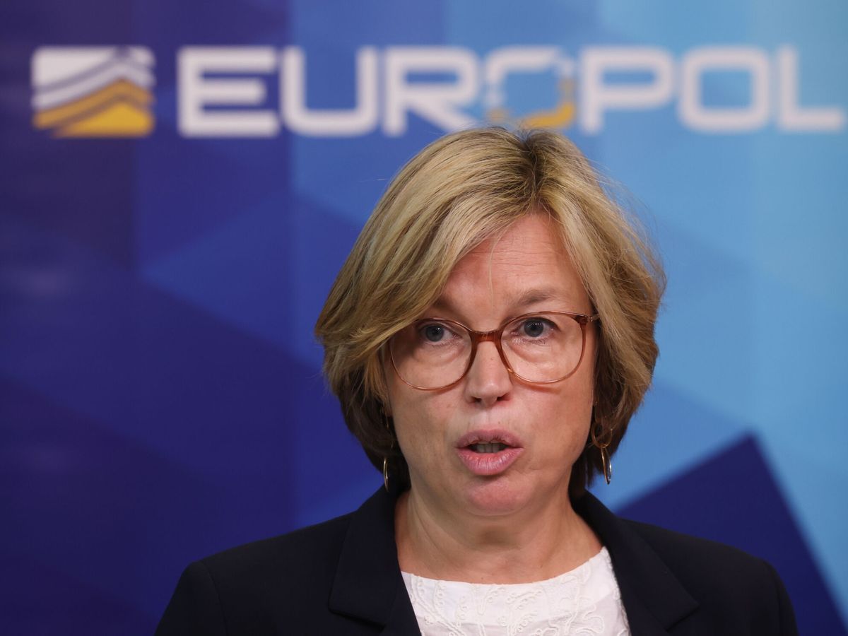 Foto: La directora ejecutiva de Europol Catherine De Bolle. (EFE/EPA/Olivier Hoslet) 