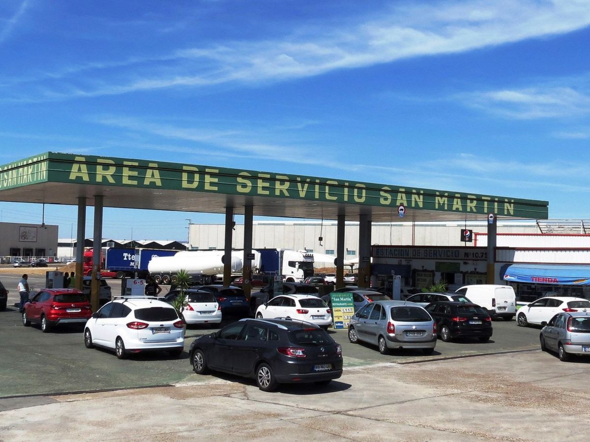 Foto: Gasolinera en Badajoz. (Efe)