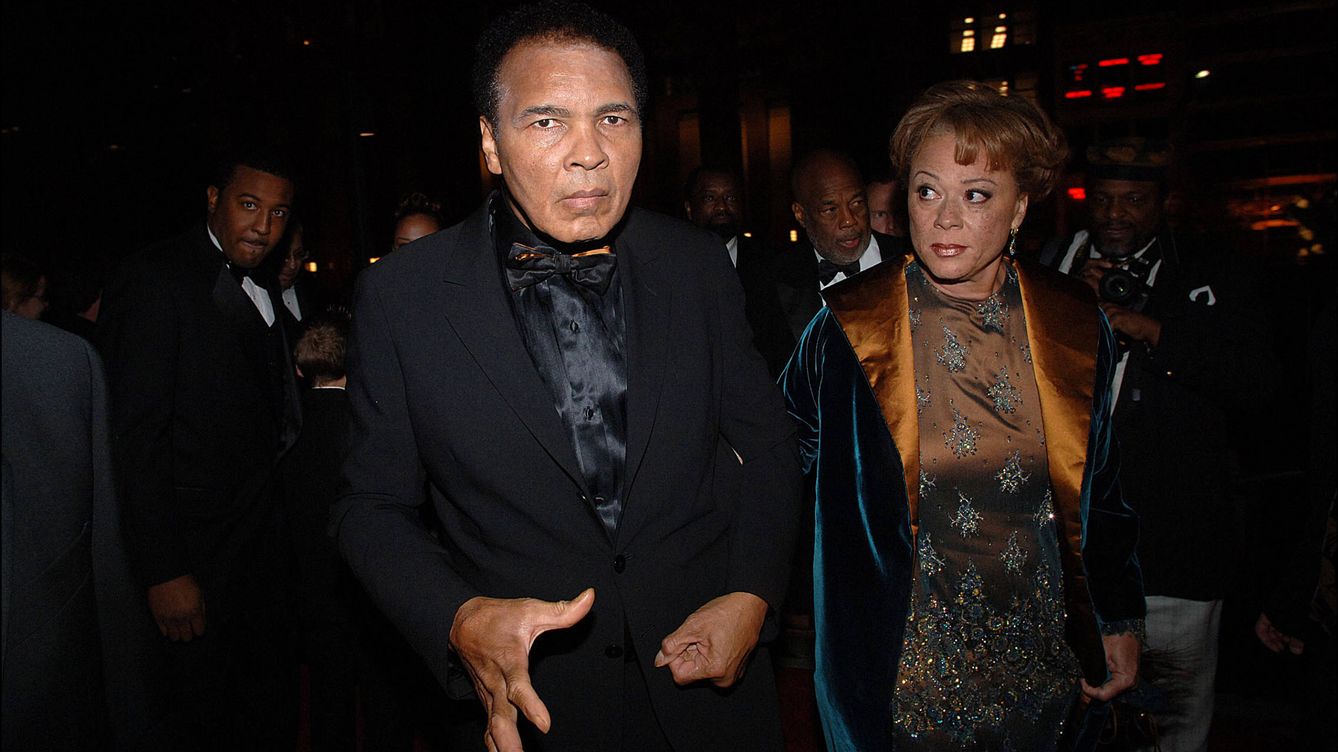 Foto: Muhammad Ali con su mujer, Lonnie (Gtres)