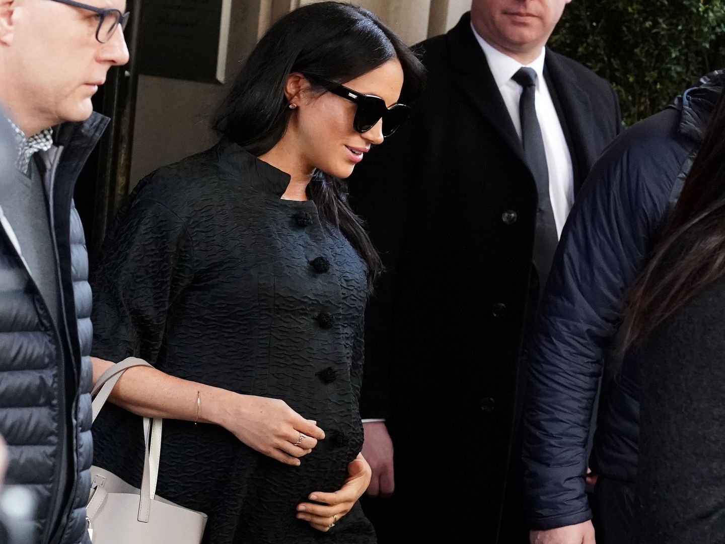 La duquesa de Sussex, saliendo del hotel donde se ha hospedado en Nueva York. (Reuters)