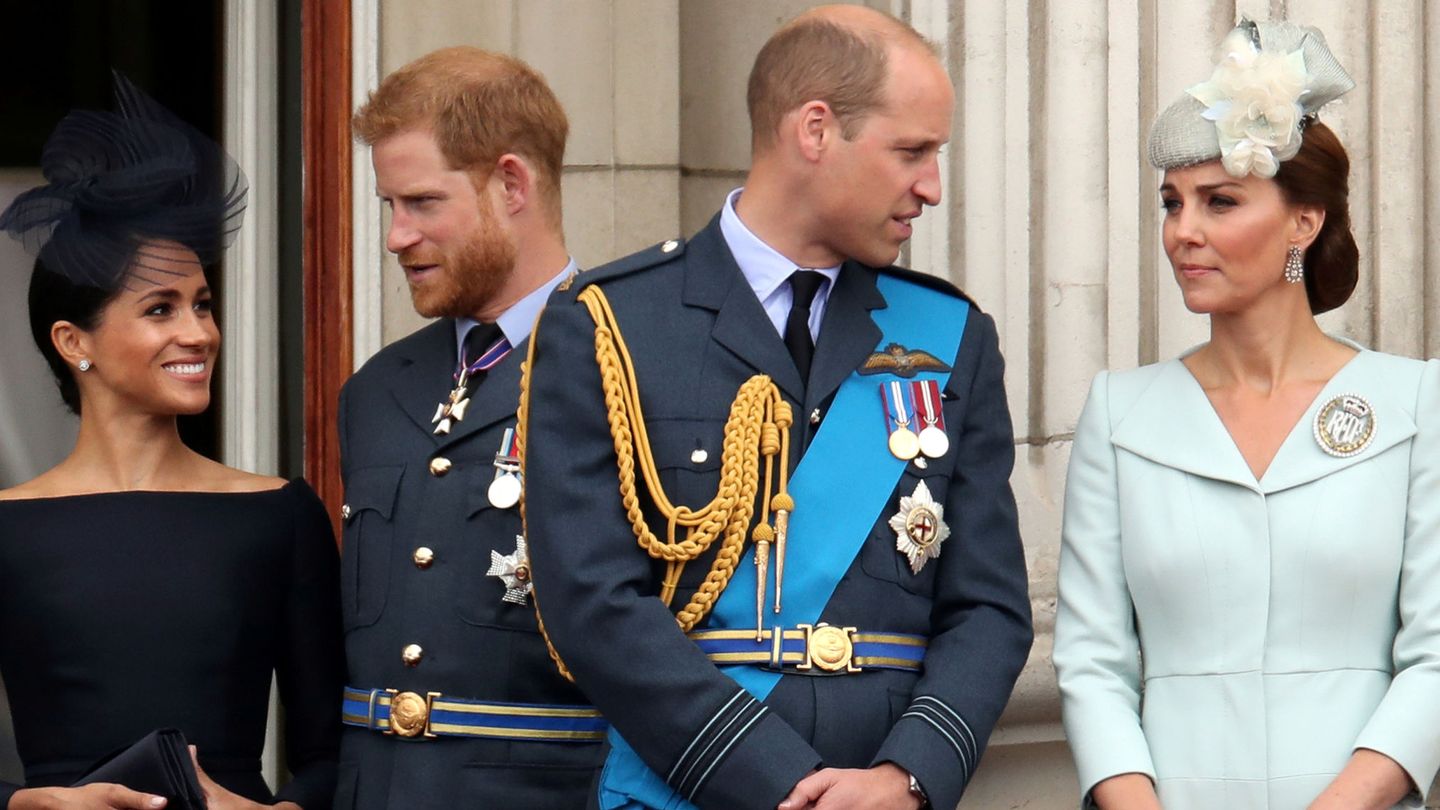 Ambas parejas reales, en el verano de 2018 en Buckingham. (Reuters/Chris Radburn)