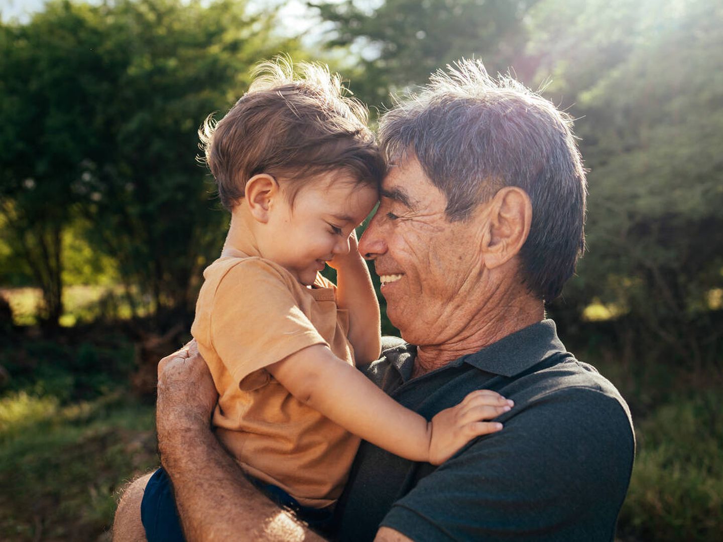 Abuelo y nieto (Fuente: iStock)