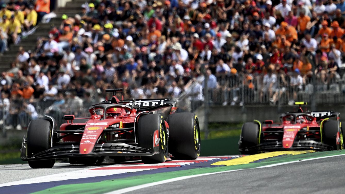 Foto: Leclerc y Sainz, en el Gran Premio de Austria. (EFE/Christian Bruna)