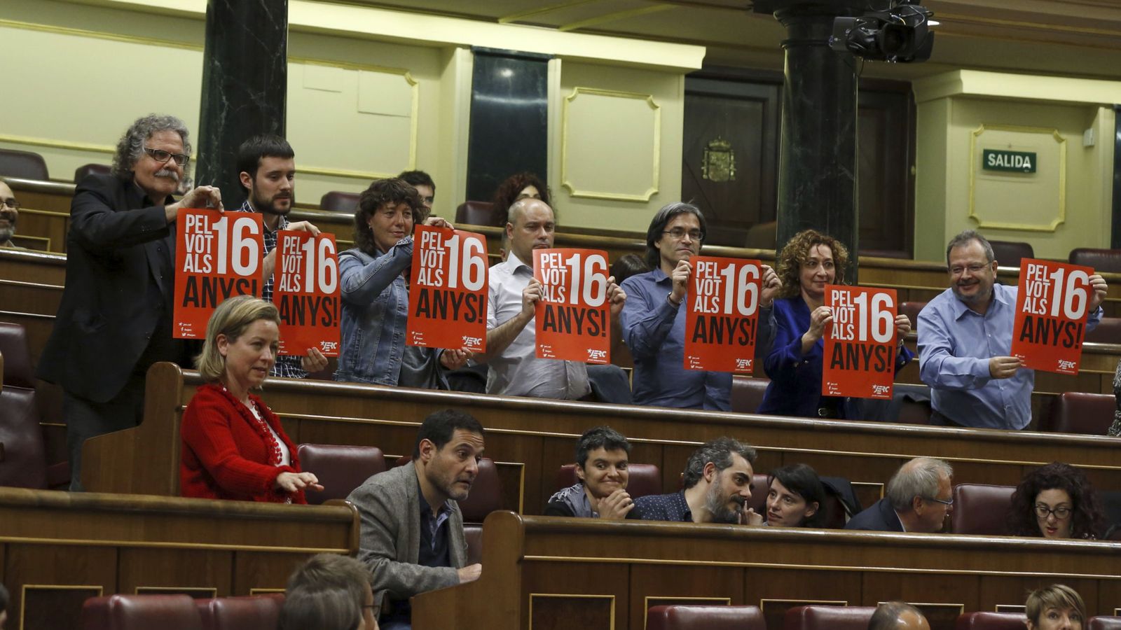 Foto: El portavoz de ERC en el Congreso, Joan Tardà (i), defiende su iniciativa. (EFE)