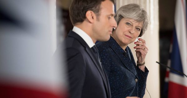 Foto: La 'premier' Theresa May y el presidente francés Emmanuel Macron durante una rueda de prensa en Sandhurst, Reino Unido. (Reuters)