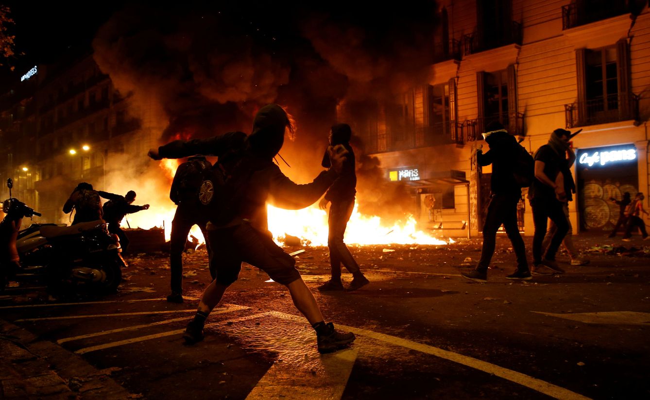 Un momento de las protestas de este viernes en Barcelona. (Reuters)