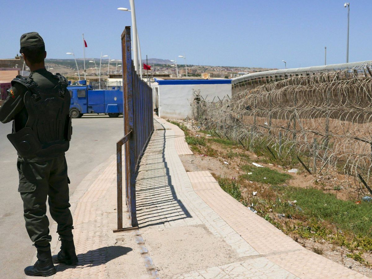 Foto: Vista de las vallas del paso fronterizo de Nador con Melilla. (EFE/Traspaderne)