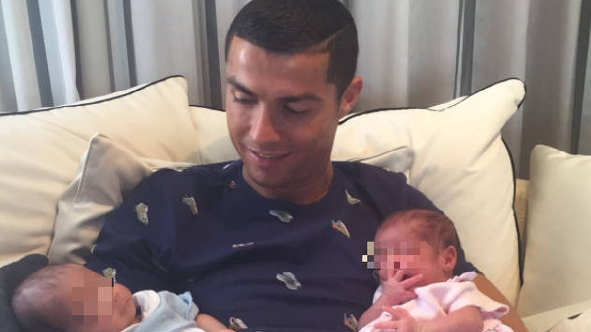 Cristiano Ronaldo presenta oficialmente a sus mellizos, Eva y Mateo