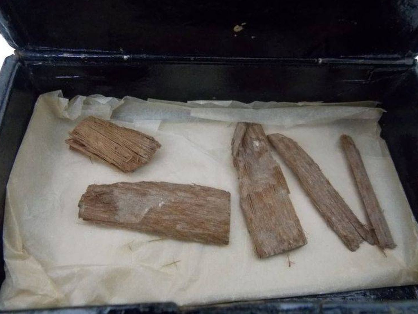 La reliquia fue encontrada en una cajetilla de cigarrillos. (Universidad de Aberdeen)