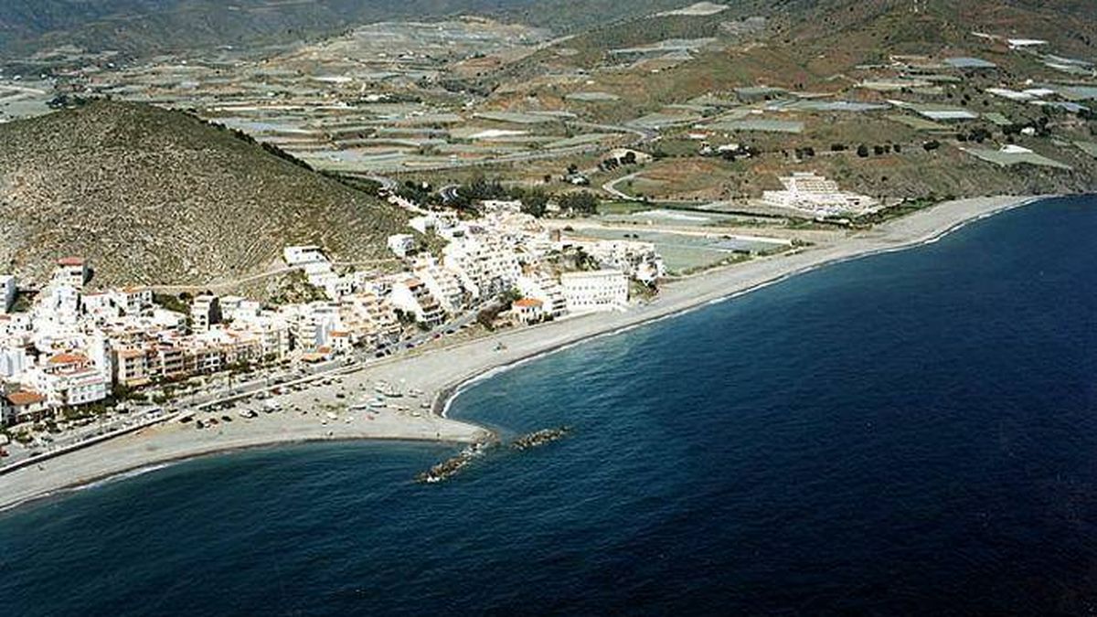 Ni La Herradura ni Calahonda: la playa de Granada más desconocida con bandera azul